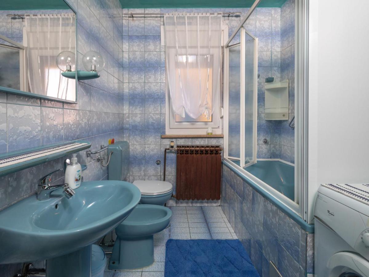 Holiday Home Lola - Lbn381 By Interhome ลาบิน ภายนอก รูปภาพ