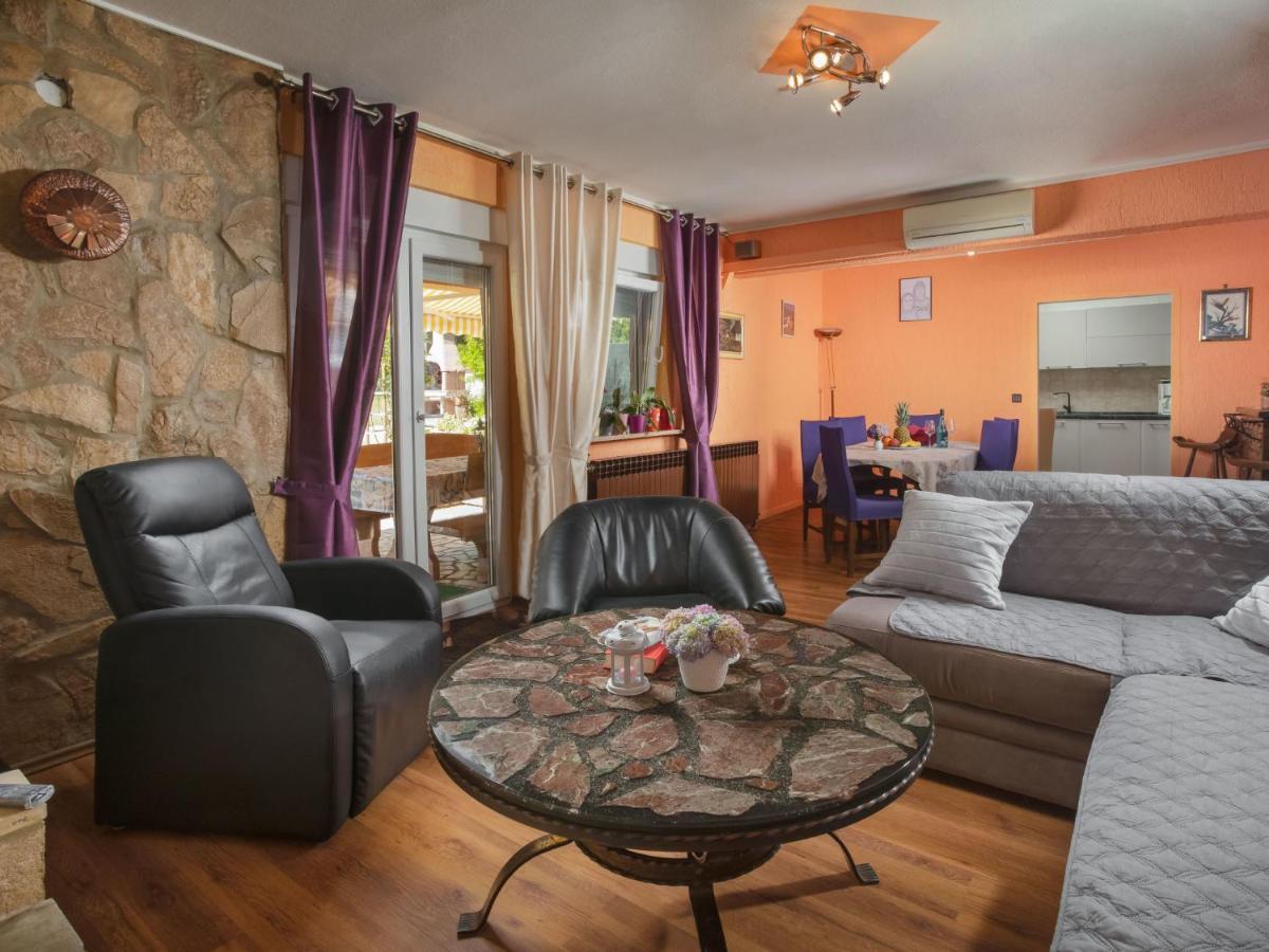 Holiday Home Lola - Lbn381 By Interhome ลาบิน ภายนอก รูปภาพ