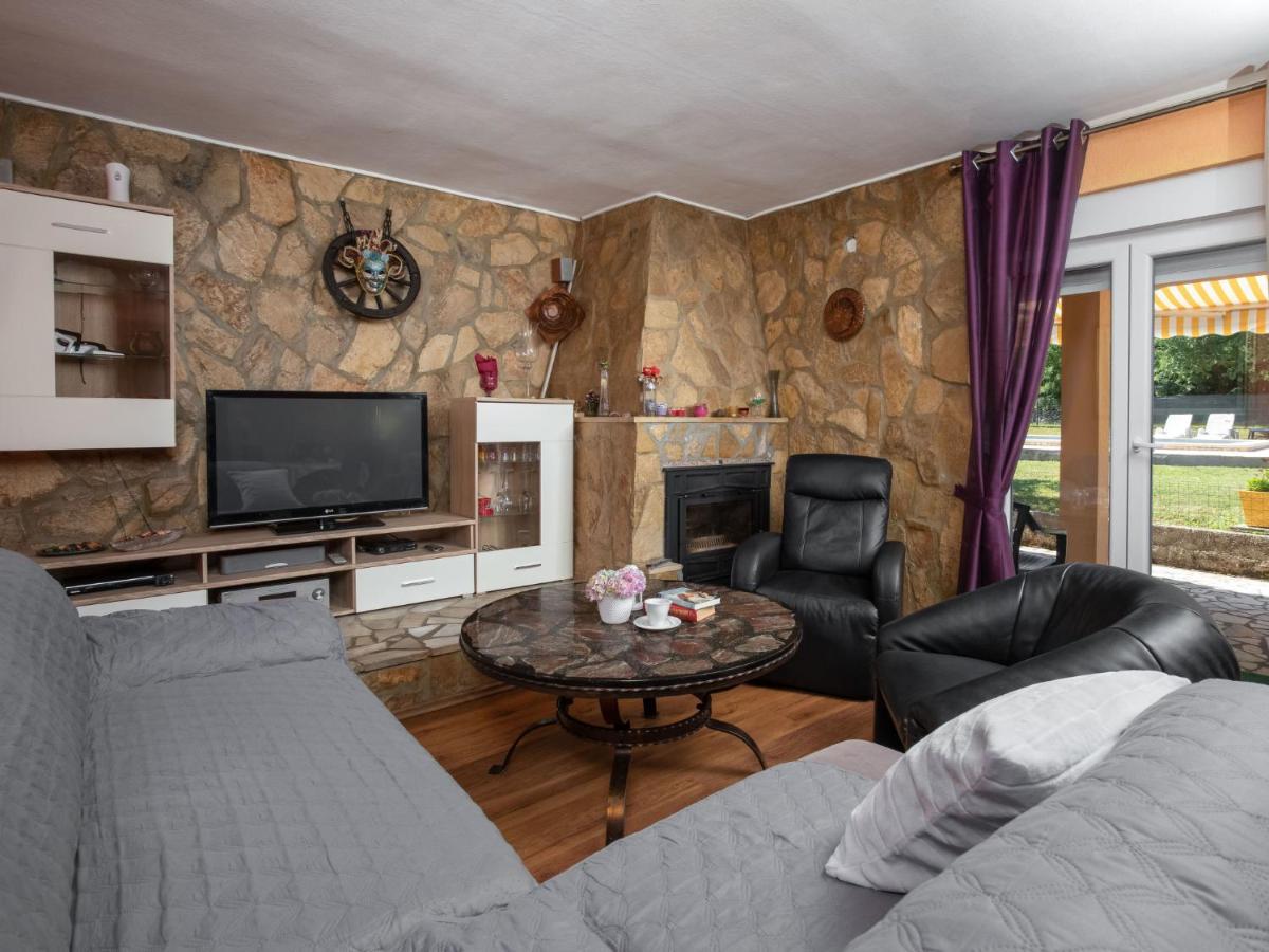 Holiday Home Lola - Lbn381 By Interhome ลาบิน ภายนอก รูปภาพ